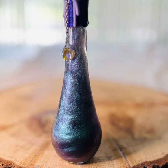 Colorful Bottles Changes Color - Picture 4 of 8